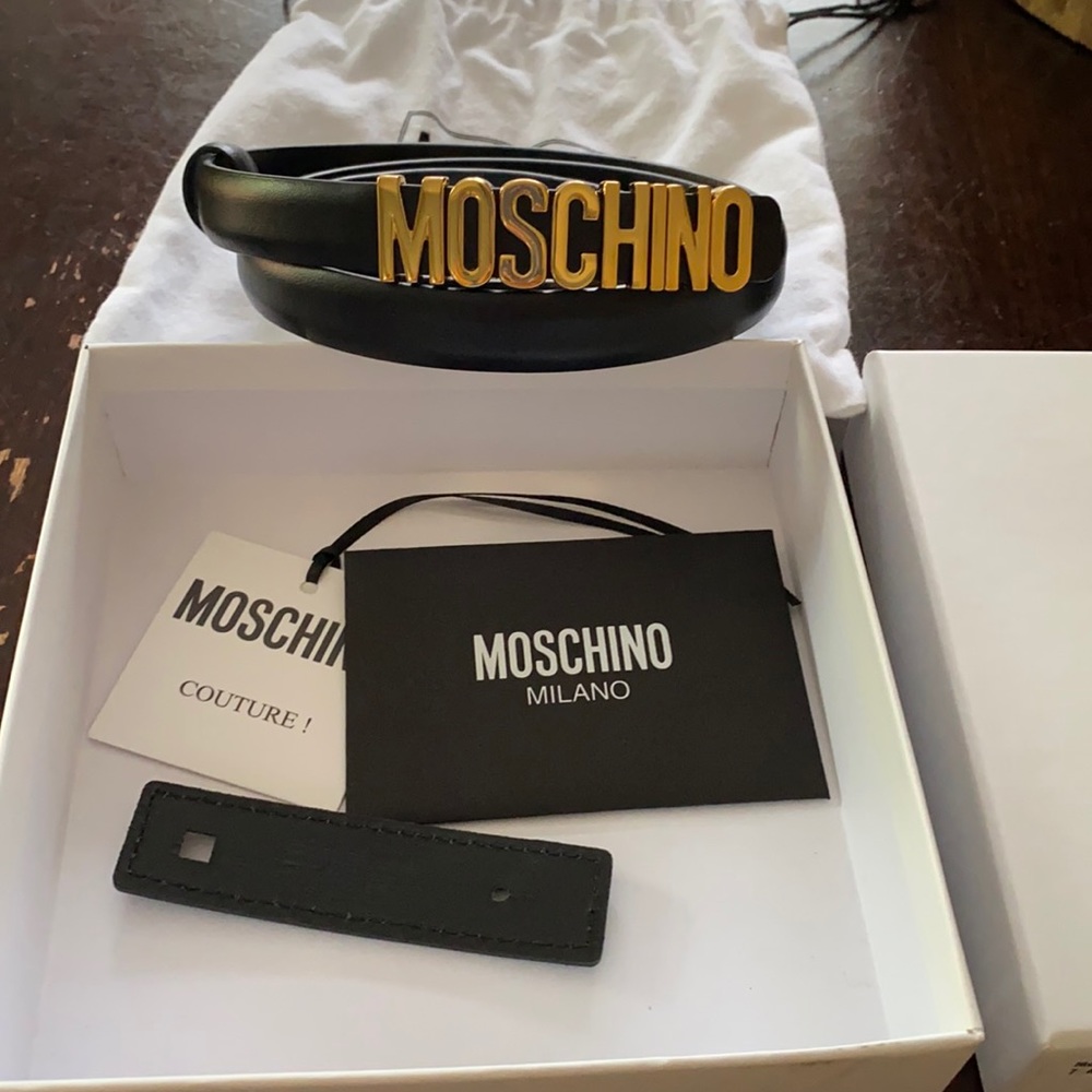 COPY - Moschino belt